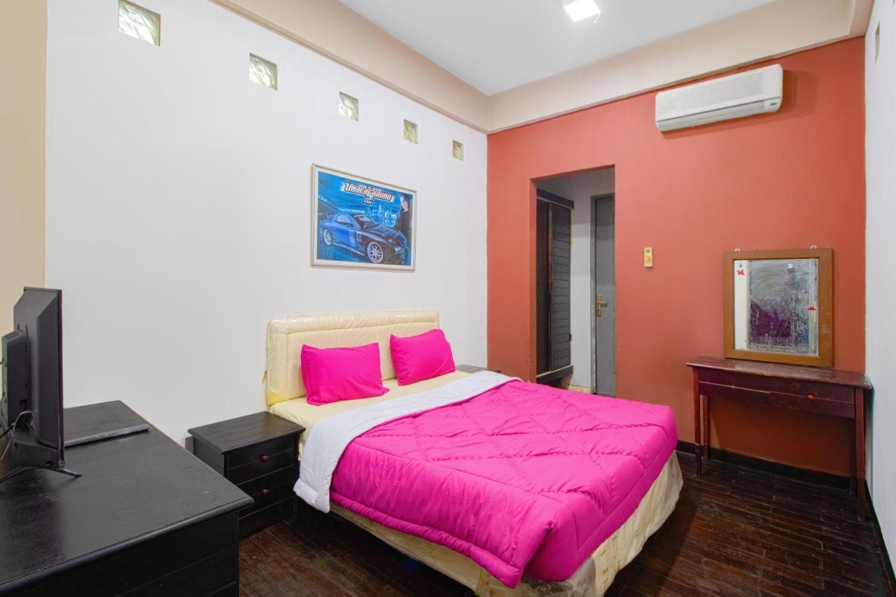 Tobana House Bintaro Hotel Jakarta Bagian luar foto
