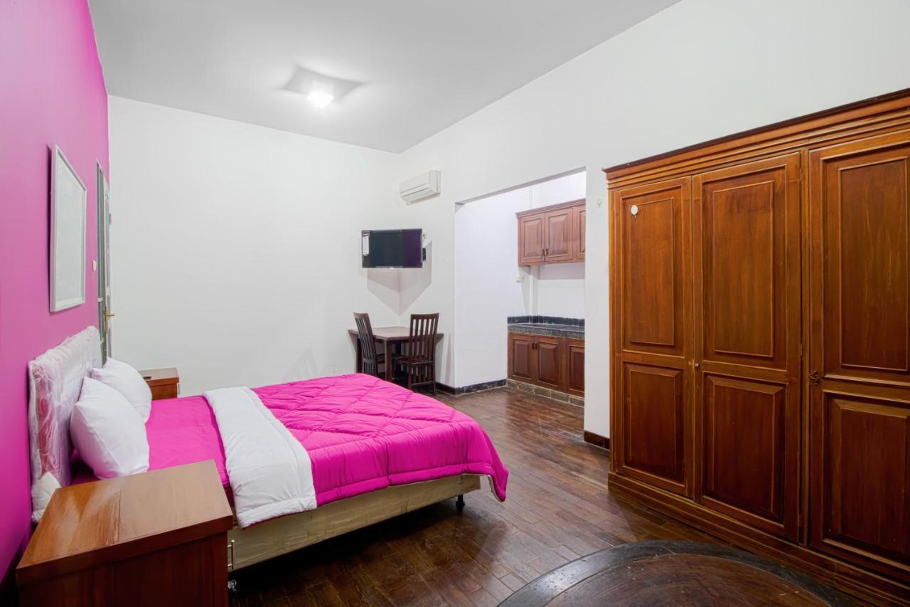 Tobana House Bintaro Hotel Jakarta Bagian luar foto