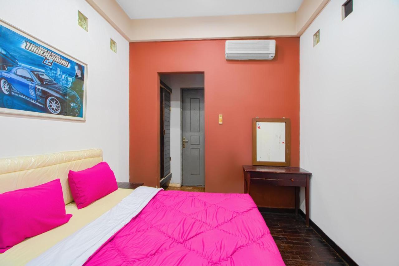 Tobana House Bintaro Hotel Jakarta Bagian luar foto