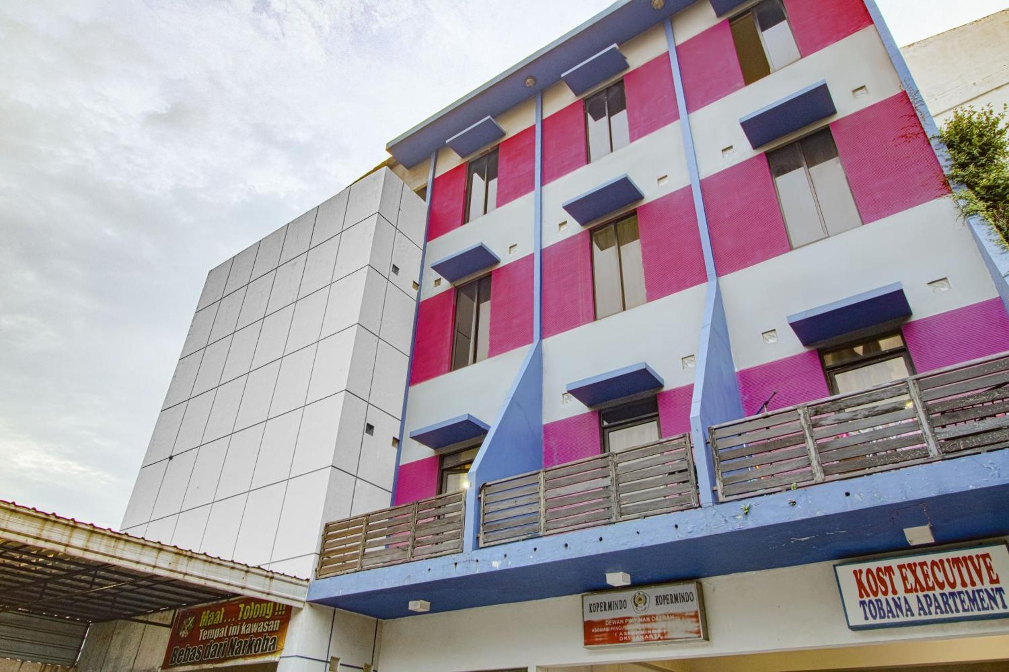 Tobana House Bintaro Hotel Jakarta Bagian luar foto