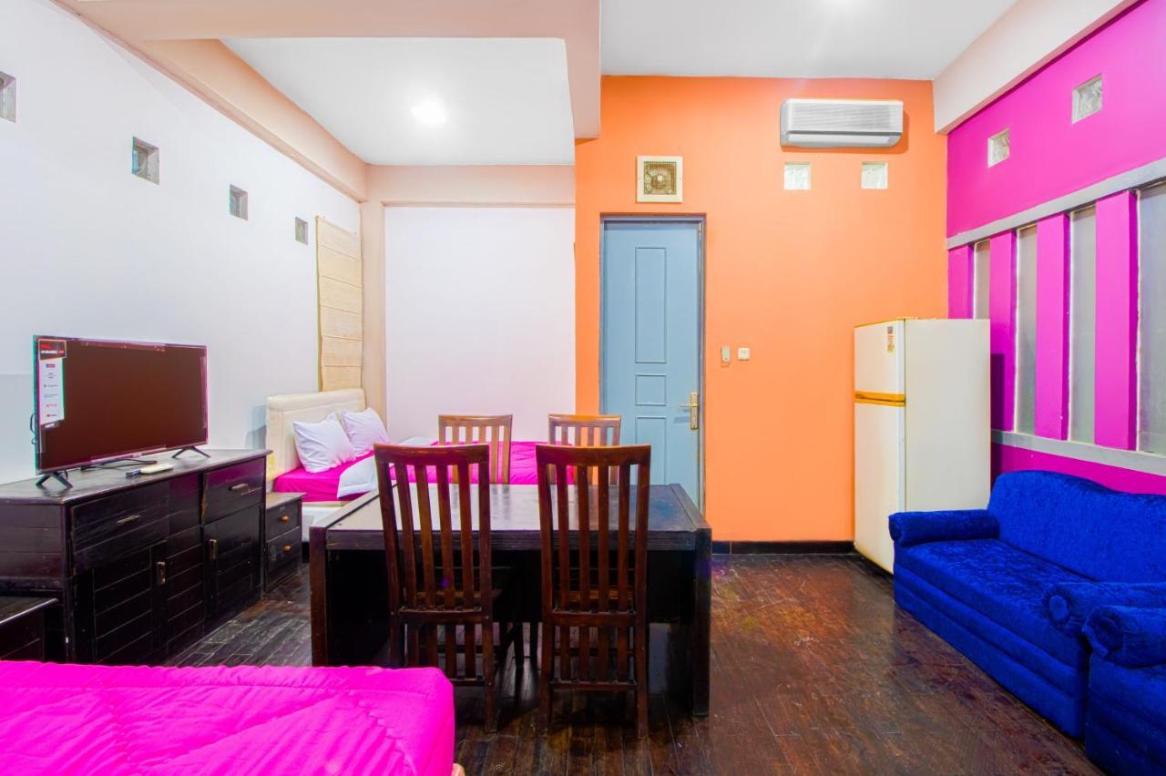 Tobana House Bintaro Hotel Jakarta Bagian luar foto