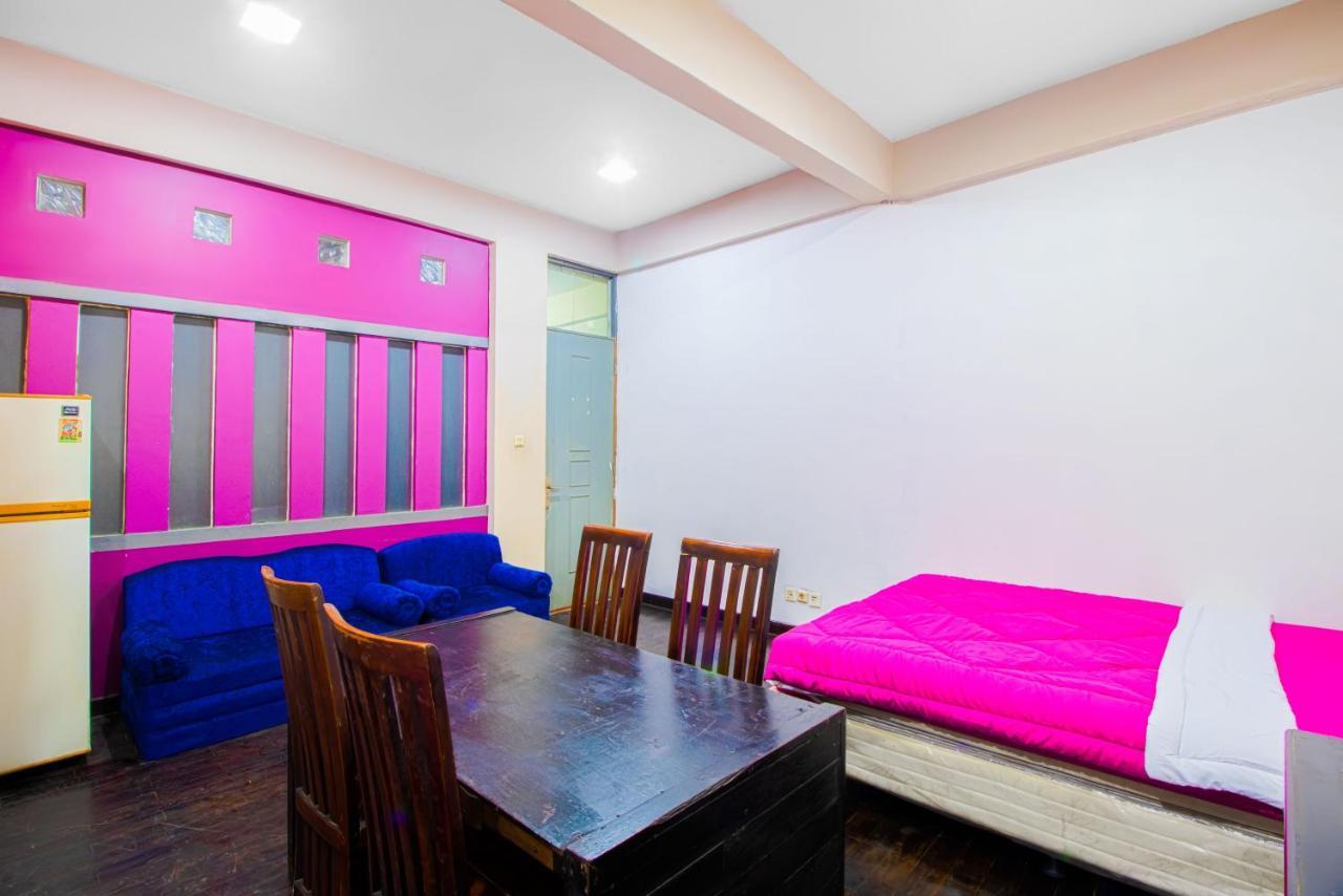 Tobana House Bintaro Hotel Jakarta Bagian luar foto
