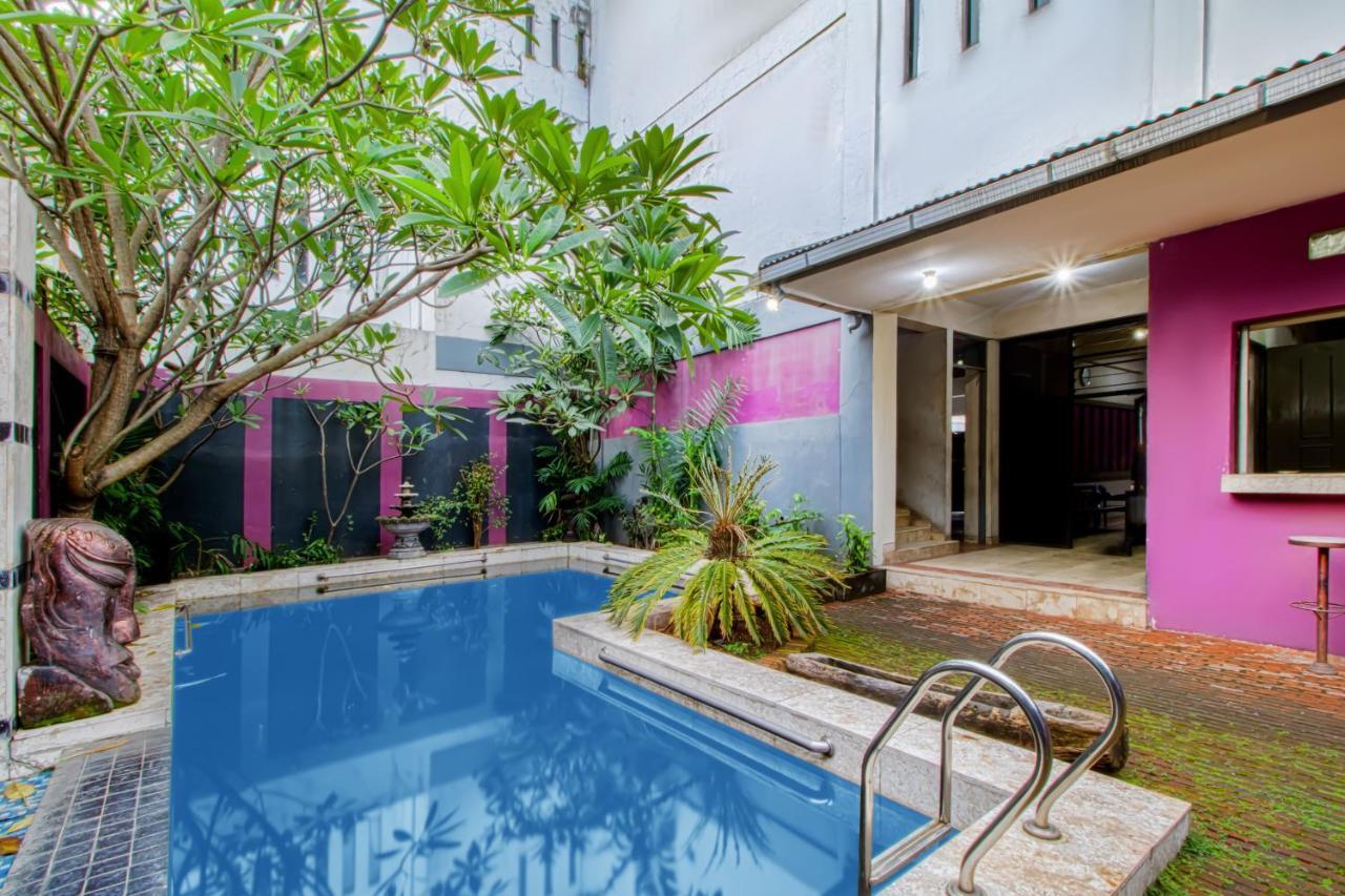 Tobana House Bintaro Hotel Jakarta Bagian luar foto